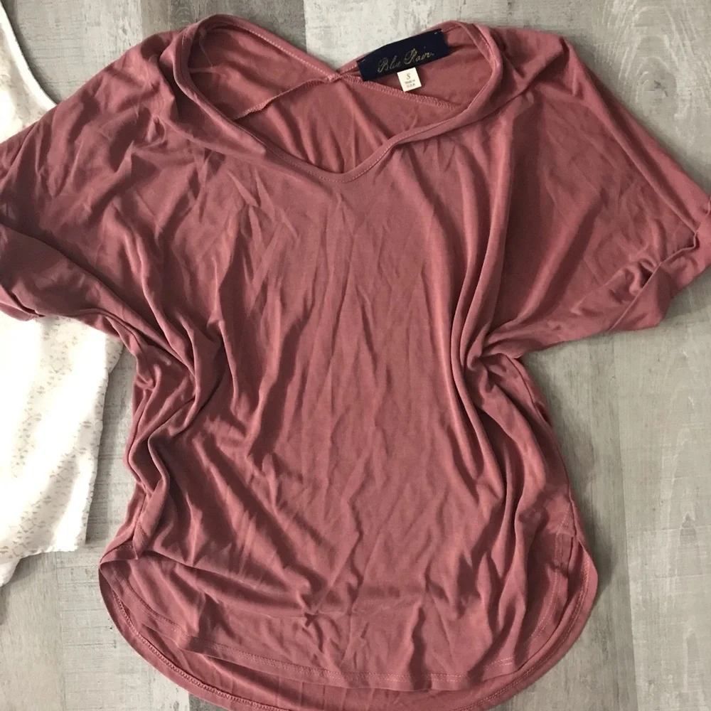 Women’s Flowy Blouse Lot Size Small - Picture 5 of 6